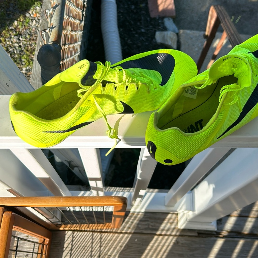 Track spikes